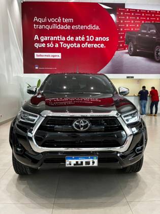 TOYOTA HILUX 2.8 D-4D TURBO DIESEL CD SRX PLUS 4X4 AUTOMÁTICO